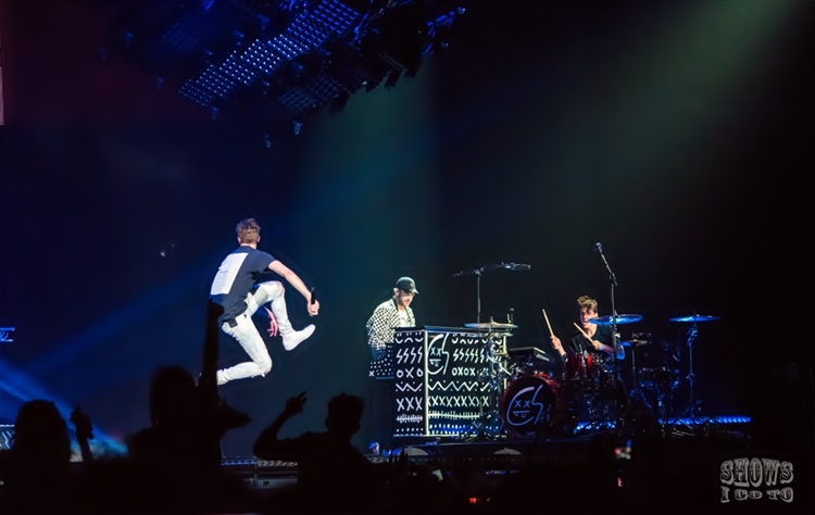 3 Fakta The Chainsmokers, duet EDM yang siap mengguncang Jakarta