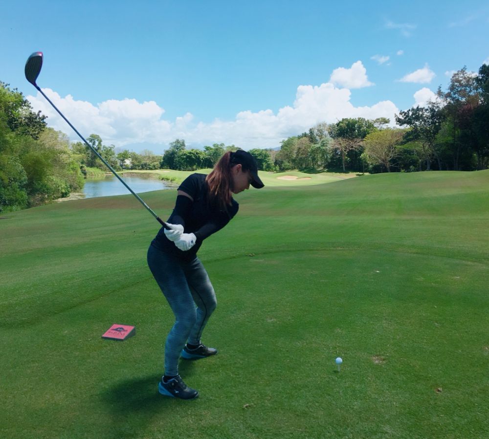 7 Gaya Maria Ozawa olahraga ini bikin gagal fokus, auranya seksi abis