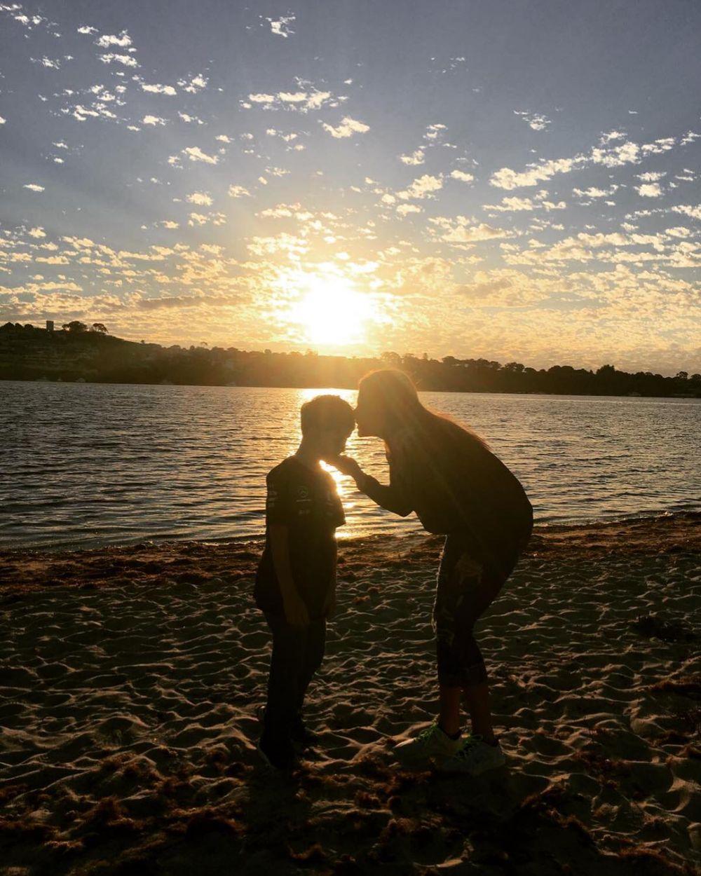 10 Momen kebersamaan Tamara Bleszynski bareng Kenzou, sweet banget