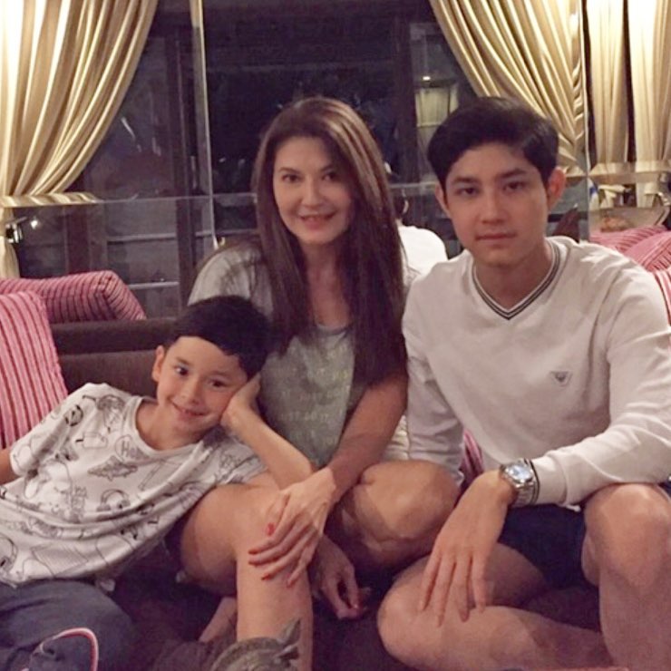 10 Momen kebersamaan Tamara Bleszynski bareng Kenzou, sweet banget