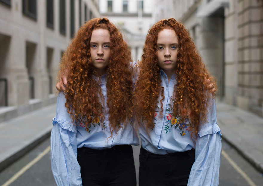 Sulit dibedakan, ini potret 10 gadis cantik kembar identik di dunia
