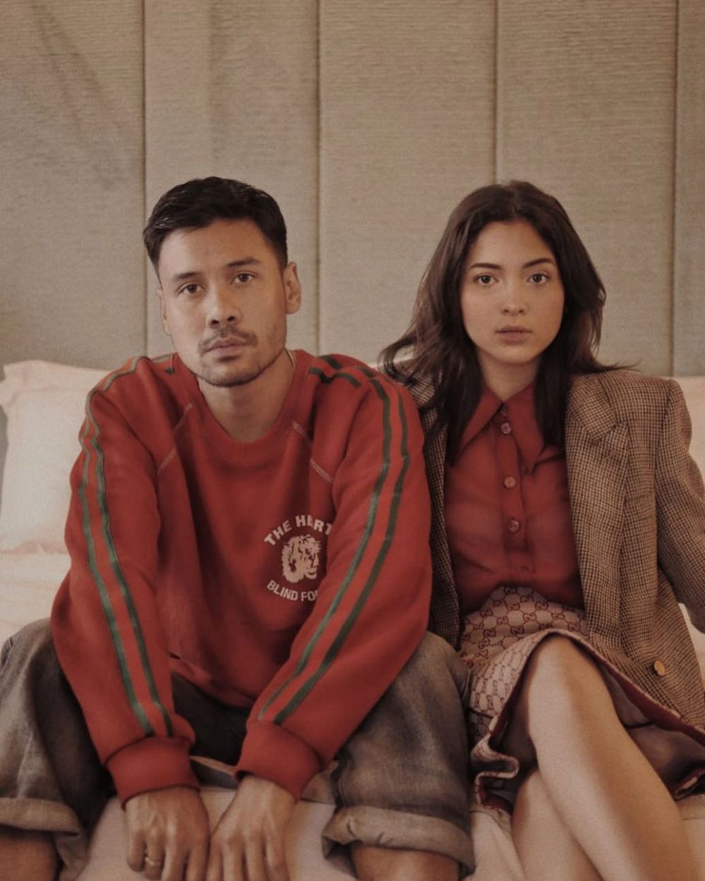 6 Gaya pemotretan pertama Chicco Jerikho & Putri Marino usai nikah