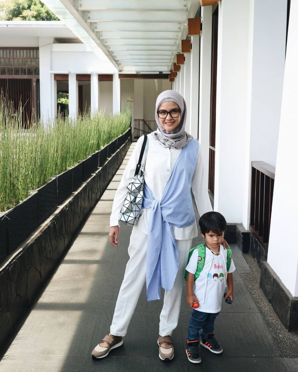 Berikan ASI eksklusif, 5 kisah selebriti menyapih ini bikin haru