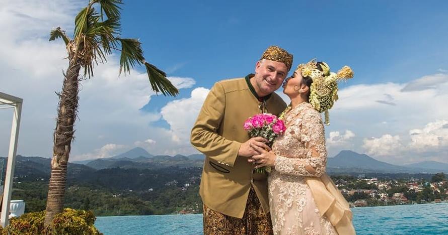 Resmi menikah, ini 7 momen pernikahan Baby Margaretha & suami bulenya