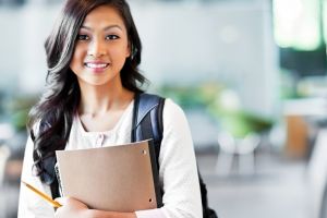 Bebas kilap dalam 1 menit, ini 5 trik dandan buat kamu si super sibuk