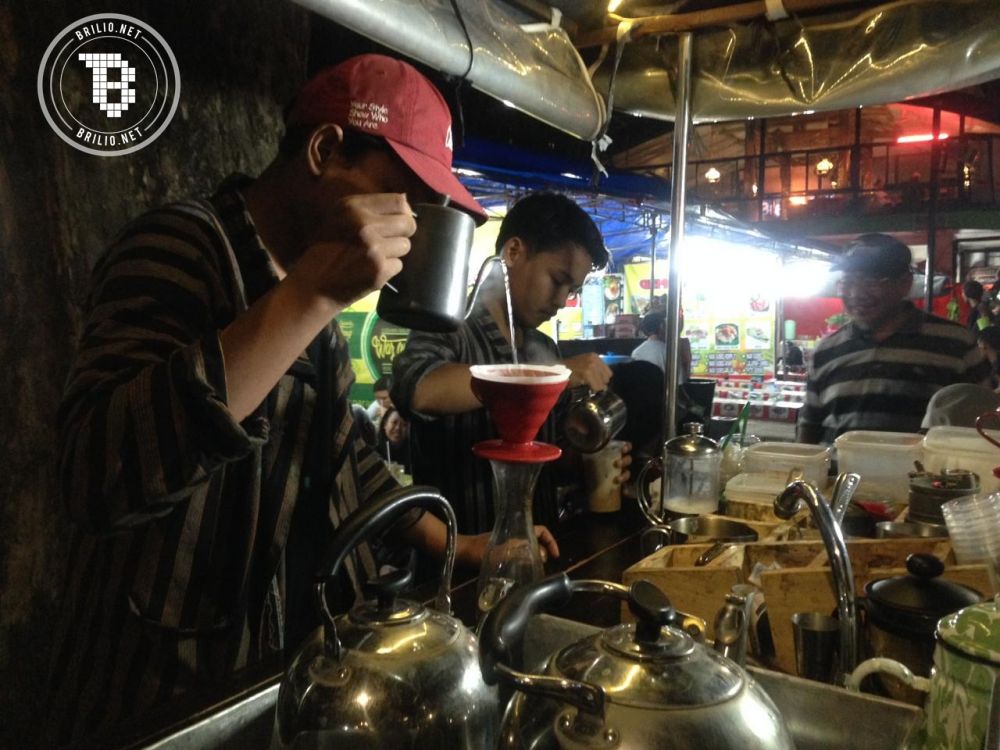 Koling, kopi cita rasa kafe dalam nuansa kaki lima di Malioboro