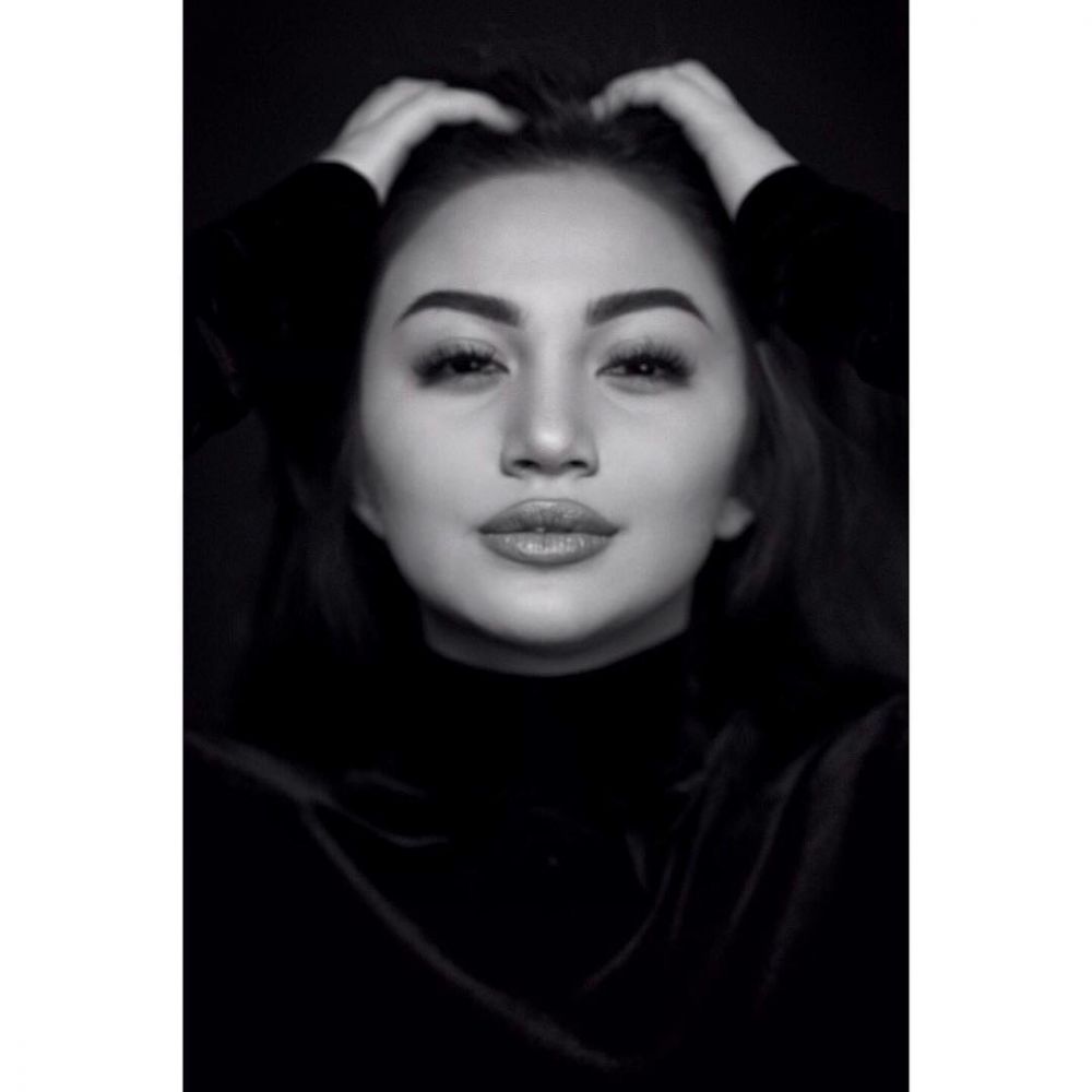 7 Seleb Tanah Air ini dijuluki pemilik bibir sensual, menggoda banget