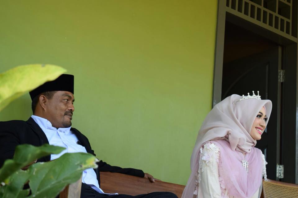 Viral istri cantik kades di Lhokseumawe, ini 8 fotonya bak barbie