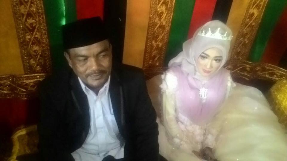 Viral istri cantik kades di Lhokseumawe, ini 8 fotonya bak barbie