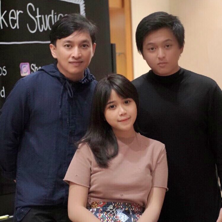 Bikin proyek bareng, ini 5 momen keseruan Jodie & anak Yovie Widianto