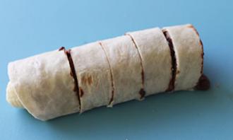 Resep mudah Nutella & Banana sushi, kreasi makanan Jepang yang manis