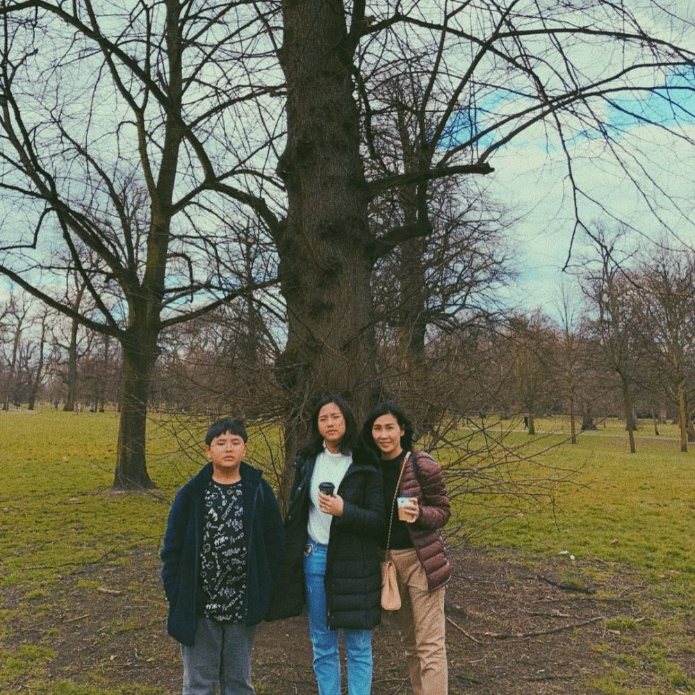 Usai resmi diceraikan Ahok, ini aktvitas Veronica bareng anaknya