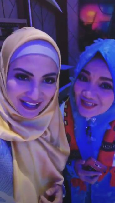 Mulai berhijab, begini penampilan Natalie Sarah dengan balutan jilbab 