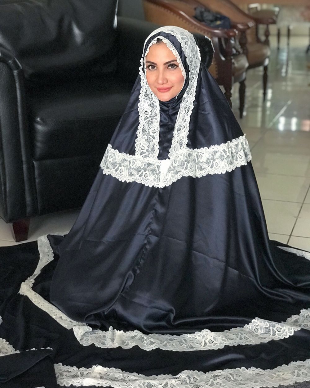Mulai berhijab, begini penampilan Natalie Sarah dengan balutan jilbab 