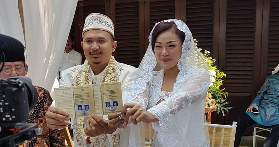 7 Momen bahagia detik-detik pernikahan Chef Aiko dengan adat Betawi