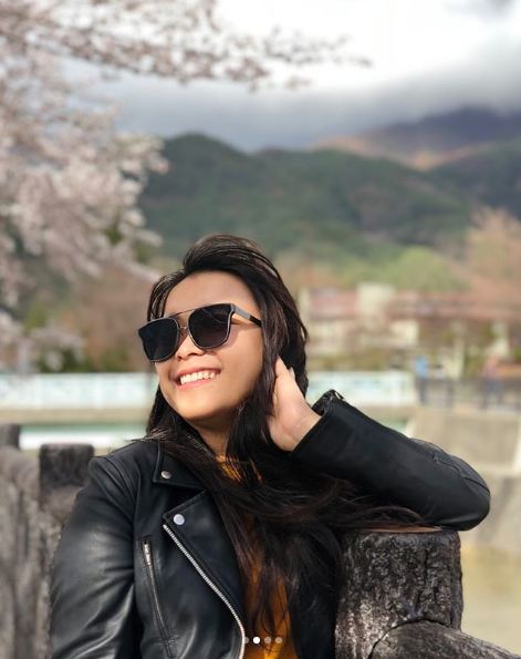 8 Pesona adik Ayu Ting Ting saat liburan di Jepang, bikin pangling