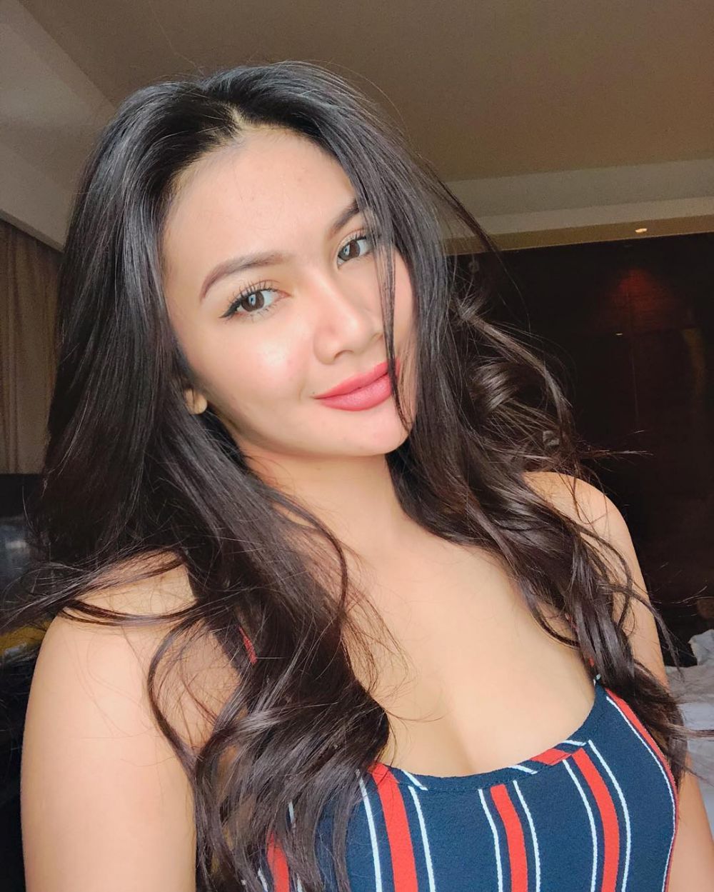 10 Potret seksi Maulia Lestari, model cantik yang mirip Ariel Tatum