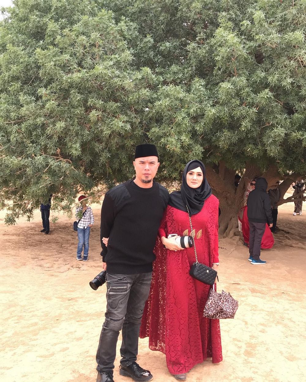 9 Momen Ahmad Dhani-Mulan honeymoon ke Jerussalem, bak pengantin baru