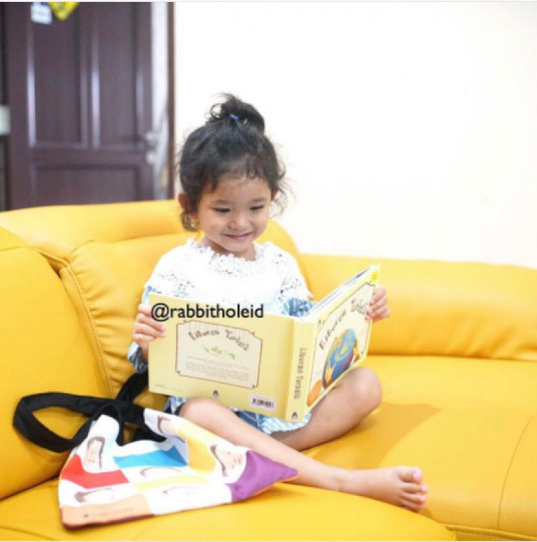 Tak kalah dari sang ibu, 6 anak seleb ini sudah jadi model endorse