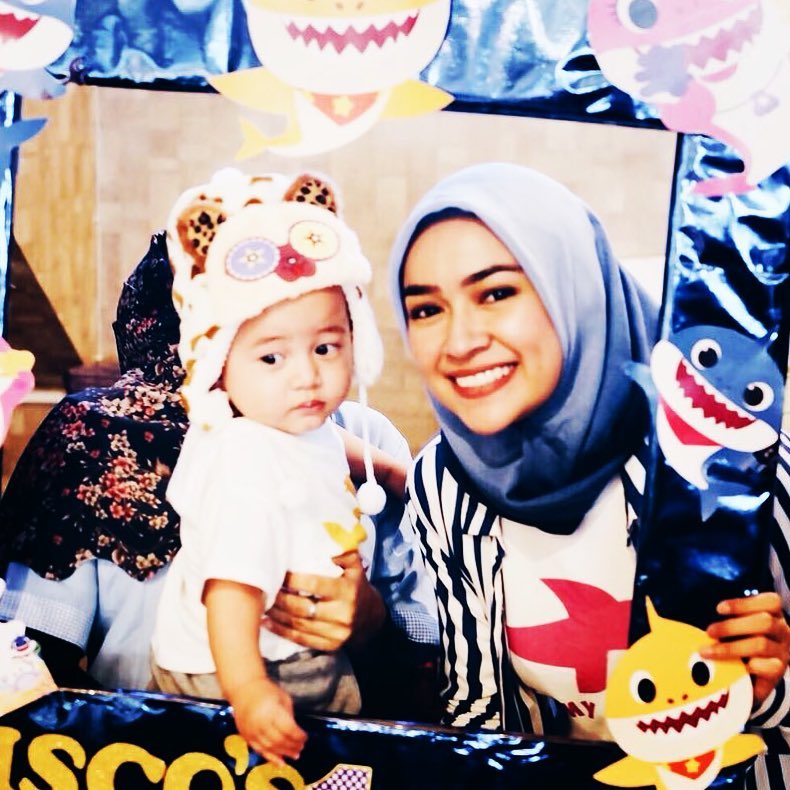 8 Potret keseruan ulang tahun Alem Isco Zeroun, anak Aryani Fitriana