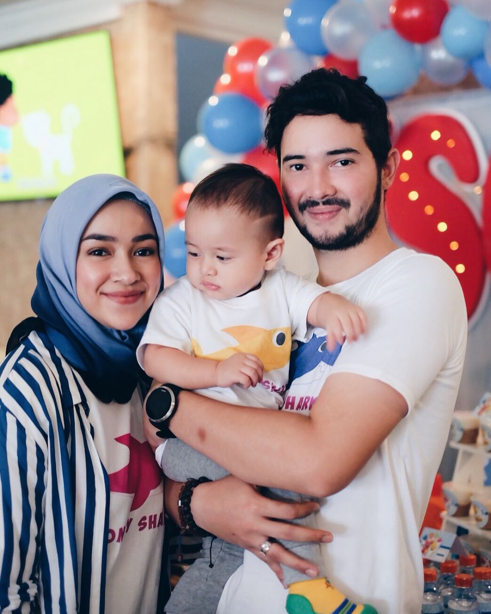 8 Potret keseruan ulang tahun Alem Isco Zeroun, anak Aryani Fitriana