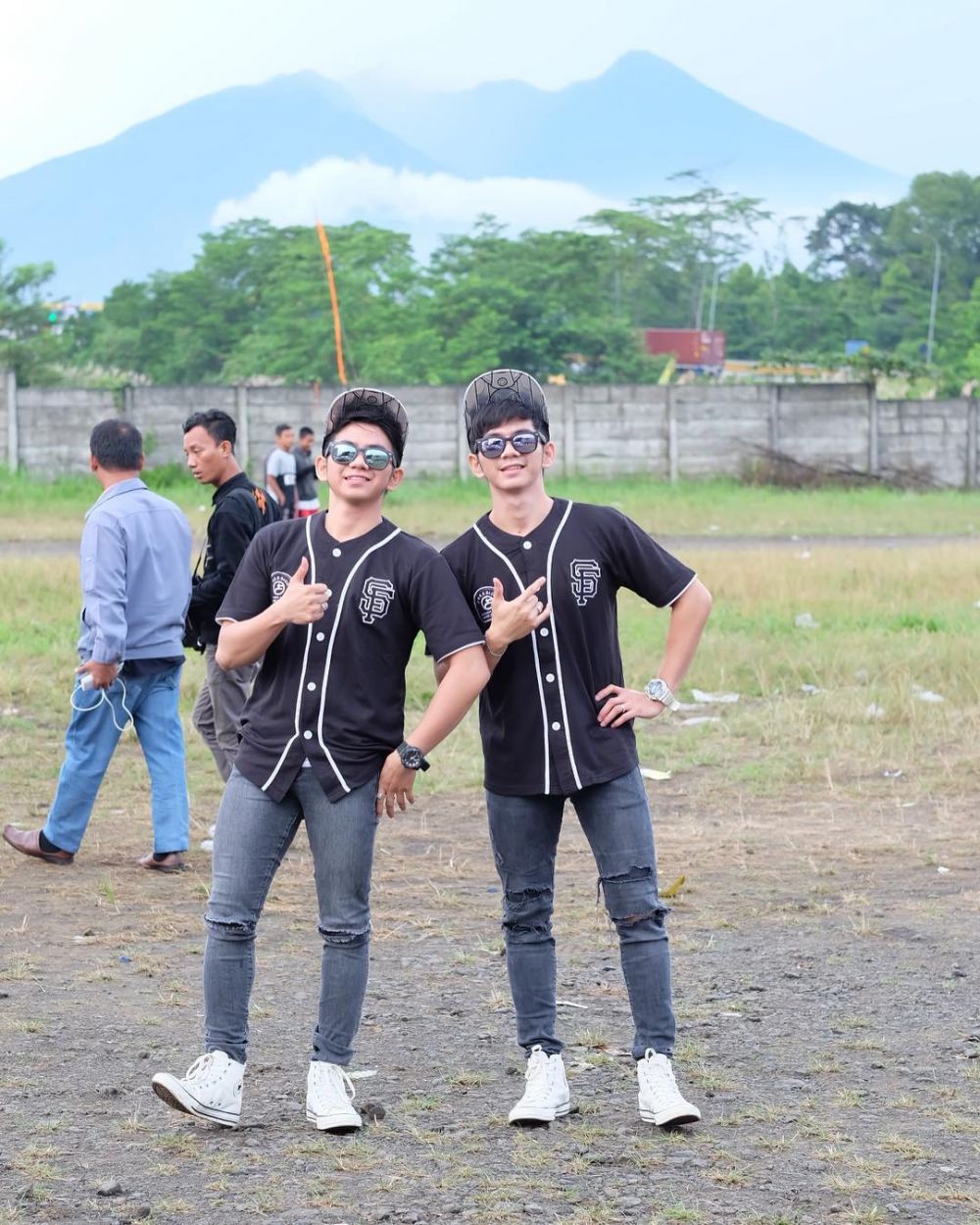 Sama-sama bersuara merdu, 8 pedangdut ini ternyata kakak-beradik