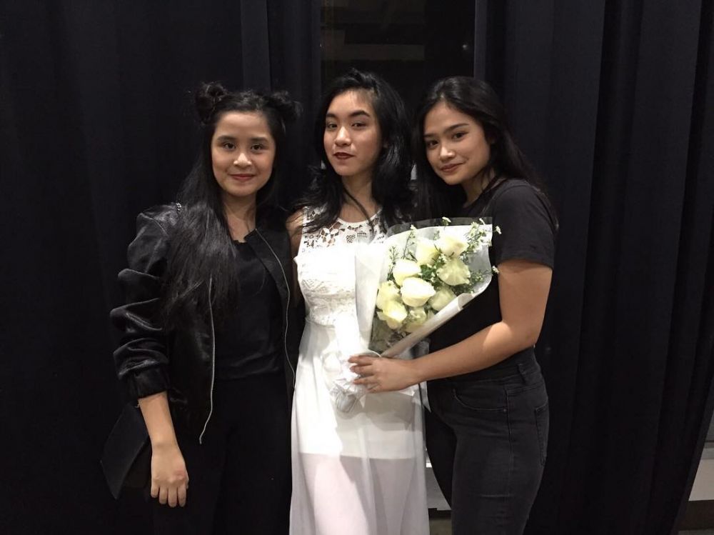 Kerap diserang haters, 9 foto Tiarani Savitri bareng teman eksis abis