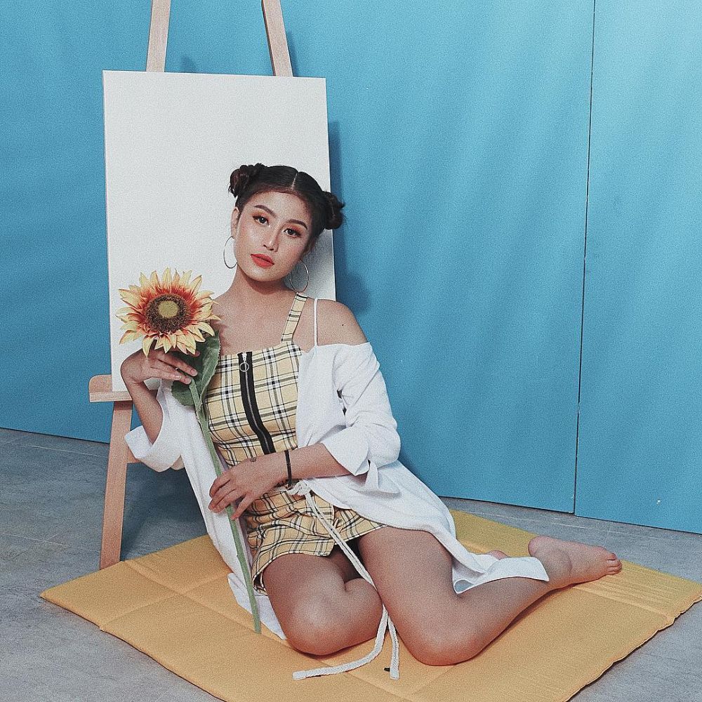 Imut bak idol K-Pop, ini 9 gaya Awkarin dengan rambut kuncir dua