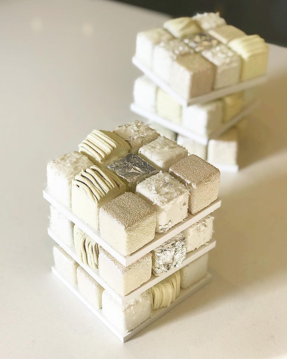 8 Kreasi kue rubik ini unik dan kreatif, tega buat makannya nggak nih?