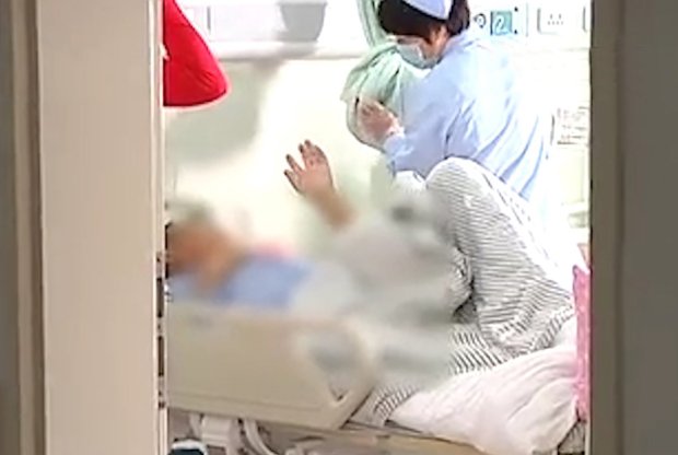 Alat kelamin pria ini harus dioperasi gara-gara kabel charger HP