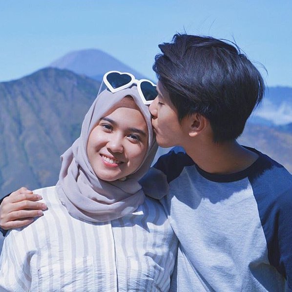 10 Potret akur & kompaknya Iqbaal Ramadhan dengan kakaknya yang cantik