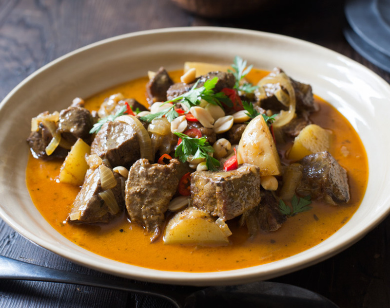 Kaya akan bumbu, 5 varian kari Asia ini siap menggugah seleramu