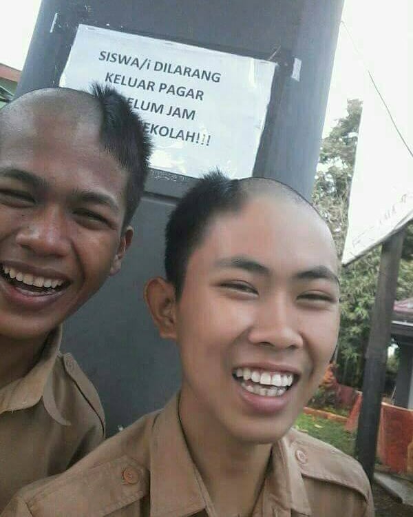 10 Kelakuan kocak anak sekolah zaman now ini bikin ngakak parah