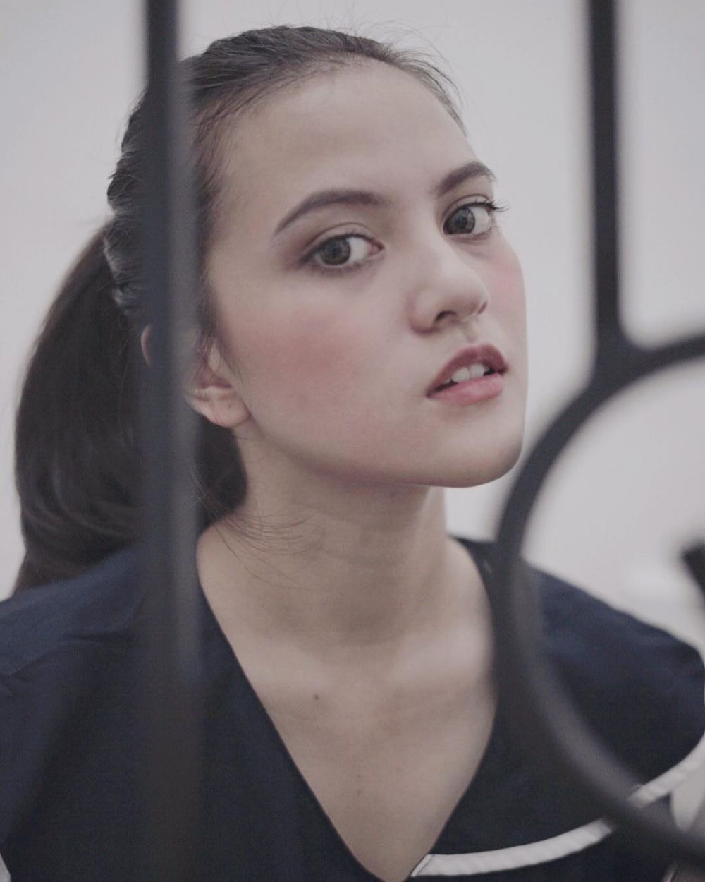 Sibuk meniti karier, 4 seleb ini pilih tempuh kuliah online