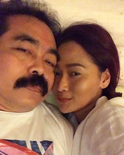 7 Gaya Inul & suami di ranjang, mesranya langgeng