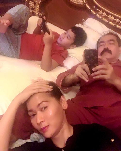 7 Gaya Inul & suami di ranjang, mesranya langgeng