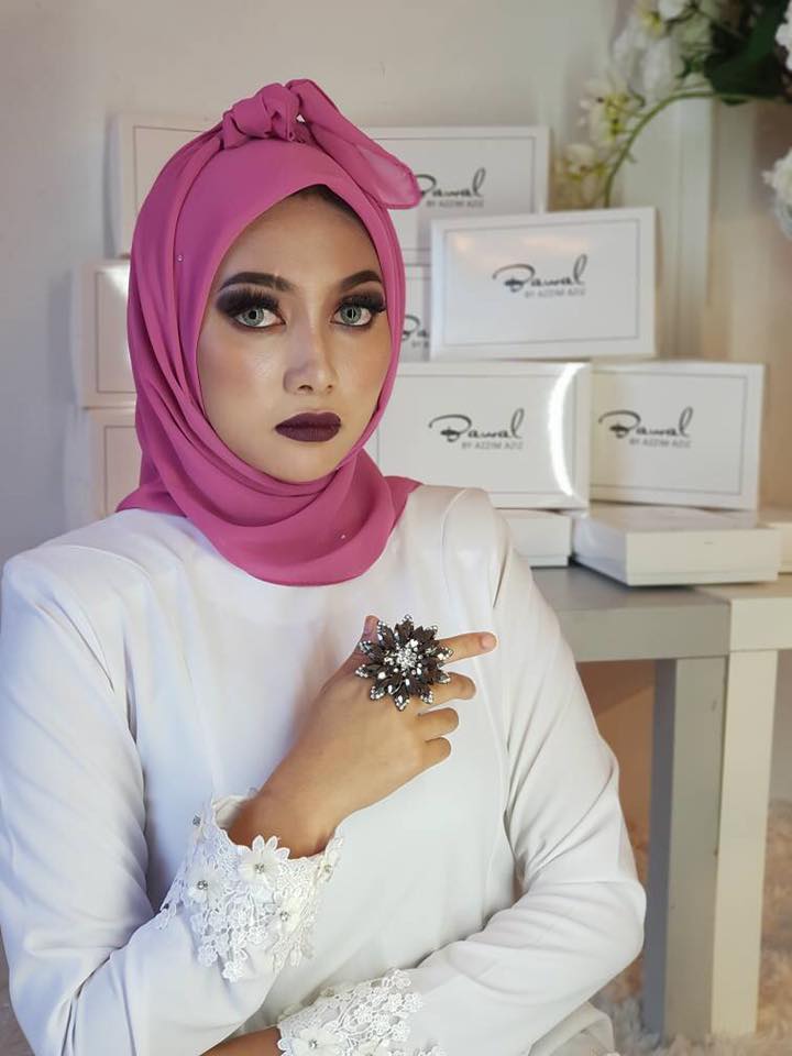 Lagi heboh, ini 10 koleksi hijab pocong yang detailnya nyeleneh banget