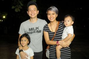 Sindir cewek yang terobsesi kulit putih, status Ernest ini mak jleb