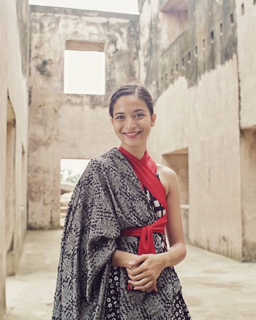 10 Gaya Putri Marino dalam balutan kain etnik, cantik khas Indonesia