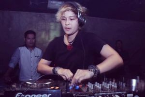 Fokus menjadi DJ, begini 10 aksi Mitha 'The Virgin' saat manggung