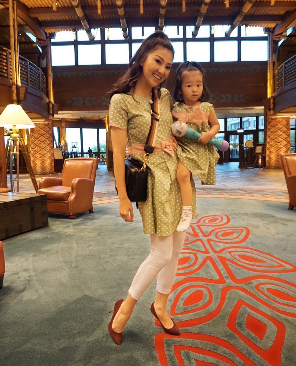 10 Momen saat Sarwendah dan Thalia kembaran baju, so sweet banget