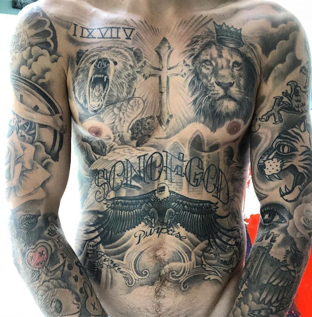 10 Gaya Justin Bieber saat telanjang dada, tatonya punya banyak makna