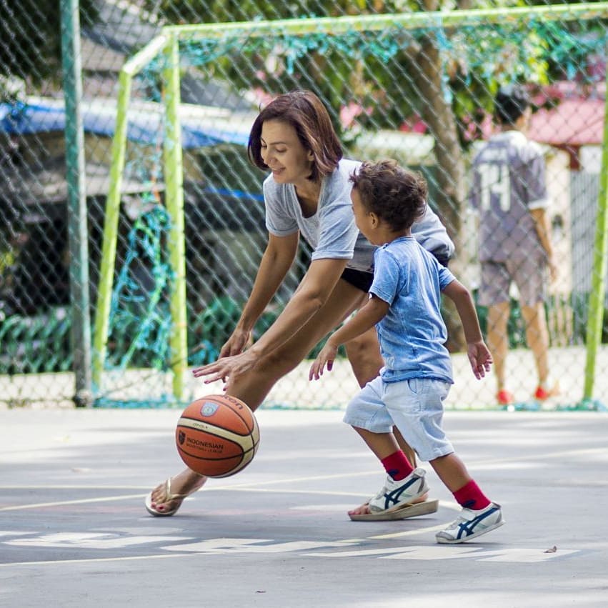 Sudah kepala empat, ini 10 bukti Wanda Hamidah tetap awet muda
