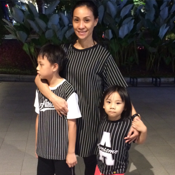 6 Vokalis grup band rock Indonesia ini memiliki istri yang cantik