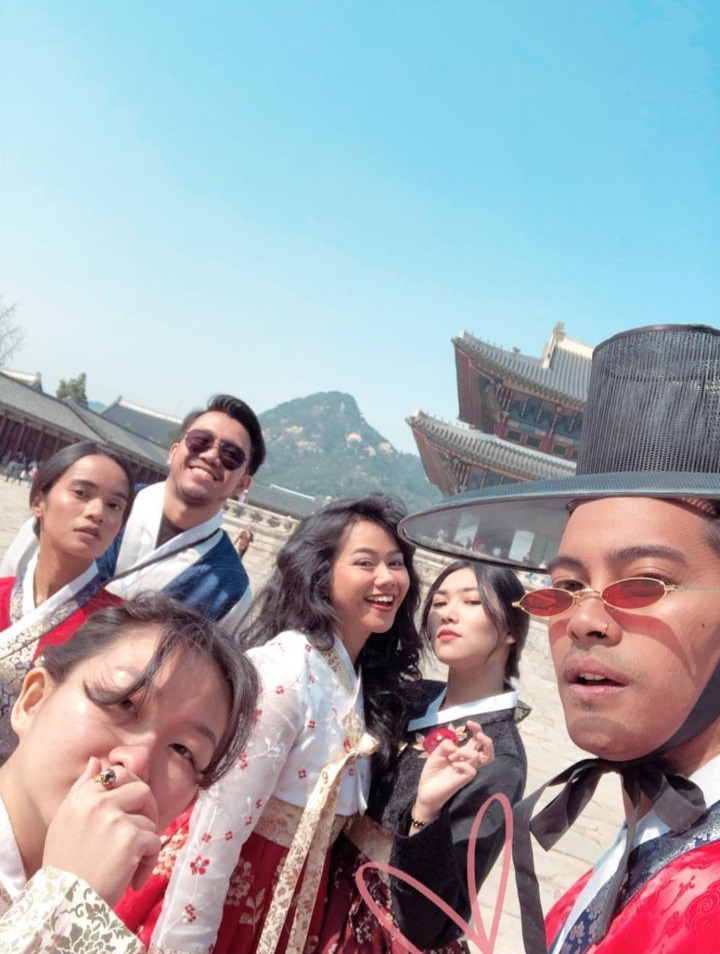 5 Potret Isyana Sarasvati saat pakai Hanbok, cantiknya bak putri raja