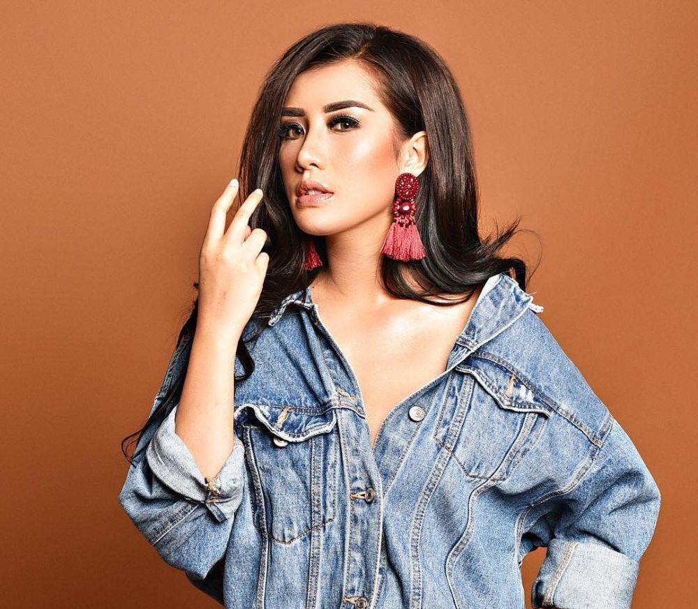 Demi pekerjaan, 5 seleb cantik ini putuskan melepas hijabnya