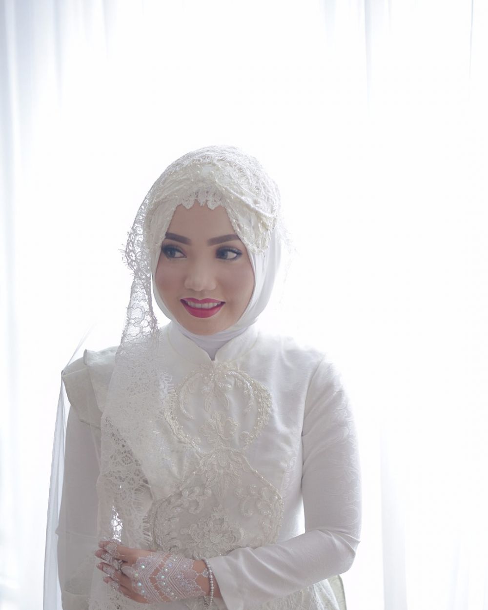 10 Gaya Suci Oktari, selebgram yang viral gara-gara makeup horornya 