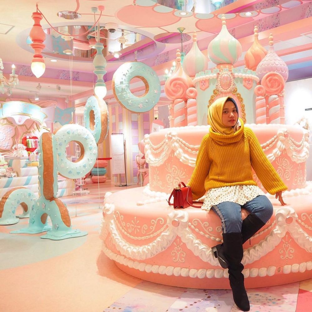 10 Gaya Suci Oktari, selebgram yang viral gara-gara makeup horornya 