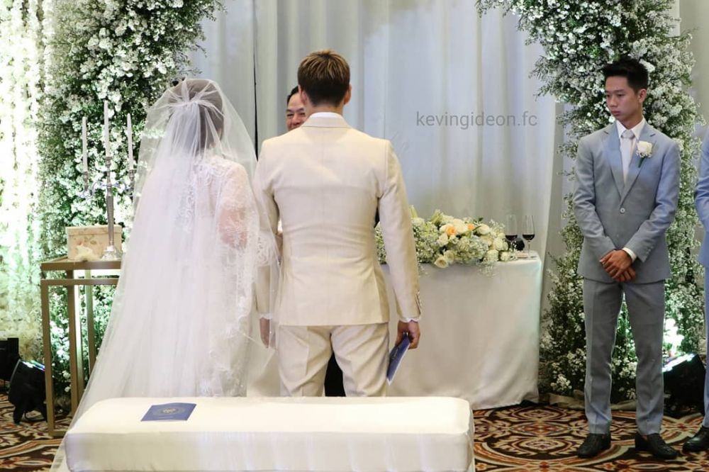 7 Foto pernikahan juara All England Marcus Gideon dan istri, sudah sah