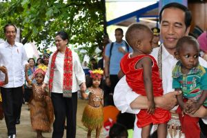 7 Momen Presiden Jokowi saat kunjungi Papua, penuh antusias masyarakat